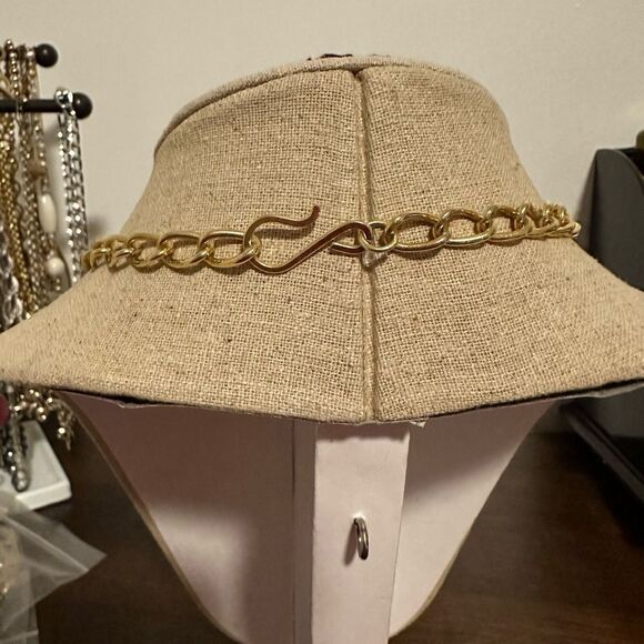 Vintage signed Ultra Craft Gold Tone Statement Necklace - Picture 4 of 5